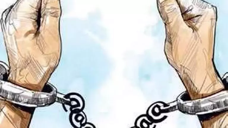 Odisha पुलिस ने युवक के अपहरण और रिहाई के दो सप्ताह बाद पांच लोगों को गिरफ्तार किया Odisha पुलिस ने युवक के अपहरण और रिहाई के दो सप्ताह बाद पांच लोगों को गिरफ्तार किया