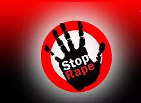 Hoskote: अपनी बेटी के साथ पिता द्वारा लगातार किए जा रहे यौन शोषण से तंग आकर युवती ने घर छोड़ दिया Hoskote: अपनी बेटी के साथ पिता द्वारा लगातार किए जा रहे यौन शोषण से तंग आकर युवती ने घर छोड़ दिया