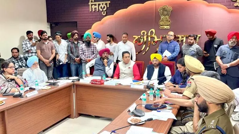 Amritsar: कैबिनेट मंत्री अमन अरोड़ा की नशा तस्करों को सख्त चेतावनी Amritsar: कैबिनेट मंत्री अमन अरोड़ा की नशा तस्करों को सख्त चेतावनी
