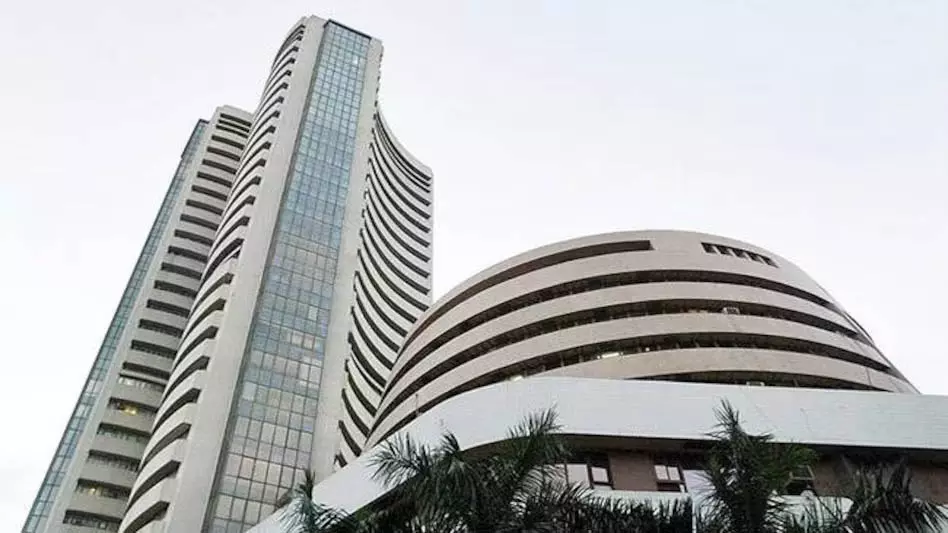 सेंसेक्स 1,131 अंक उछलकर हुआ बंद, ऑटो और बैंकिंग शेयरों में हुई खरीदारी सेंसेक्स 1,131 अंक उछलकर हुआ बंद, ऑटो और बैंकिंग शेयरों में हुई खरीदारी