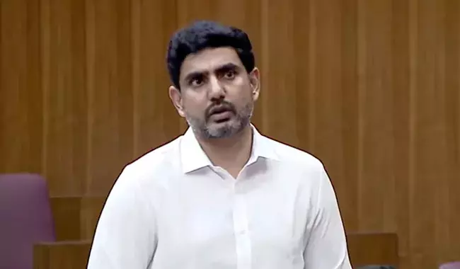 YSRCP एमएलसी को सदन में लाने के लिए मार्शलों का इस्तेमाल किया जाना चाहिए YSRCP एमएलसी को सदन में लाने के लिए मार्शलों का इस्तेमाल किया जाना चाहिए