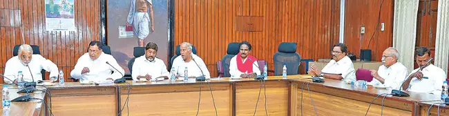 Telangana: निर्वाचन क्षेत्रों के पुनर्वितरण में दक्षिण के साथ अन्याय Telangana: निर्वाचन क्षेत्रों के पुनर्वितरण में दक्षिण के साथ अन्याय
