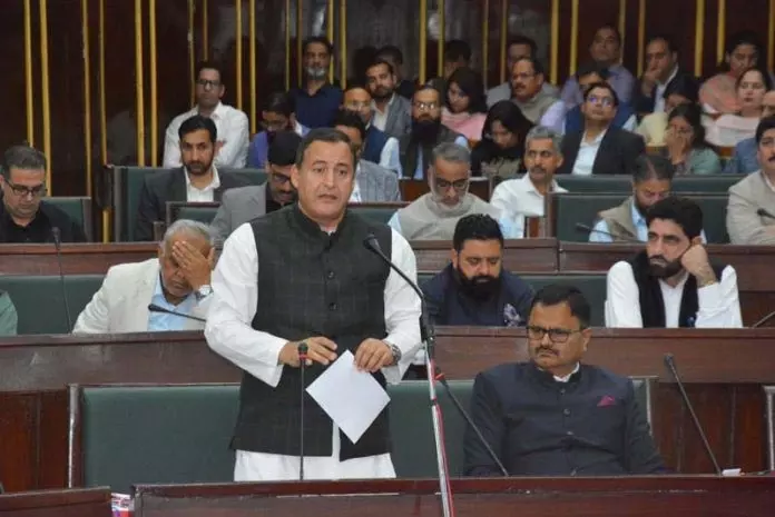 Jammu: ओलावृष्टि से प्रभावित 3145 बागवानों को 87.98 लाख रुपये की राहत प्रदान की Jammu: ओलावृष्टि से प्रभावित 3145 बागवानों को 87.98 लाख रुपये की राहत प्रदान की