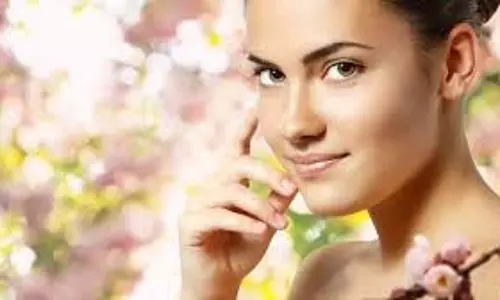 Skin Care Tips: स्वस्थ और चमकदार त्वचा के लिए अपनाएं ये 7 आसान आदतें Skin Care Tips: स्वस्थ और चमकदार त्वचा के लिए अपनाएं ये 7 आसान आदतें