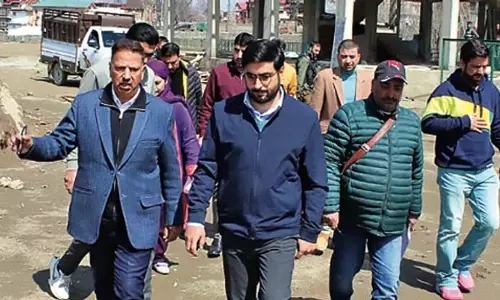 डीसी बडगाम ने खेल-गांव खेल परिसर प्रगति की समीक्षा की डीसी बडगाम ने खेल-गांव खेल परिसर प्रगति की समीक्षा की