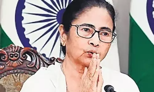 KOLKATA ममता ने फुरफुरा शरीफ का दौरा किया