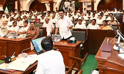 वोट बैंक की राजनीति: DMK-AIADMK में गरमागरम बहस वोट बैंक की राजनीति: DMK-AIADMK में गरमागरम बहस