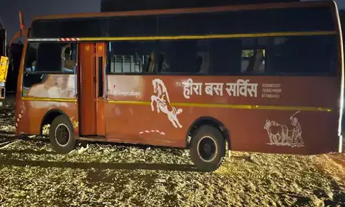 फर्जी नंबर प्लेट लगी बस जब्त, कारोबारी के खिलाफ हुई FIR