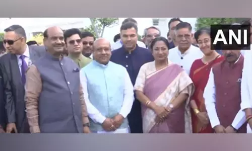 Delhi विधानसभा पहुंचे लोकसभा अध्यक्ष, विधायकों के लिए दो दिवसीय उन्मुखीकरण कार्यक्रम का करेंगे उद्घाटन