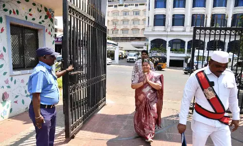 Visakhapatnam के मेयर पर अविश्वास प्रस्ताव का खतरा