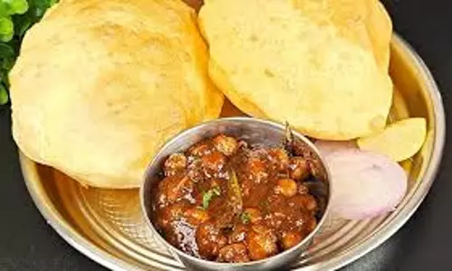 Chole Bhature यहां जानें बनाने की आसान रेसिपी Chole Bhature यहां जानें बनाने की आसान रेसिपी