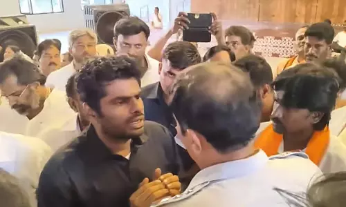 TASMAC अनियमितताओं के खिलाफ विरोध प्रदर्शन: अन्नामलाई, तमिलिसाई और अन्य गिरफ्तार TASMAC अनियमितताओं के खिलाफ विरोध प्रदर्शन: अन्नामलाई, तमिलिसाई और अन्य गिरफ्तार