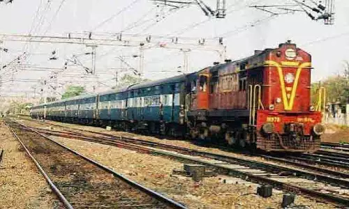 SCR ने ट्रेनों की सुरक्षा और समय की पाबंदी की समीक्षा की