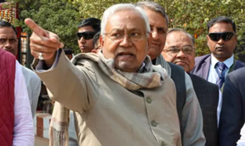 नीतीश कुमार ने कानून व्यवस्था की स्थिति पर चर्चा के लिए DGP और मुख्य सचिव के साथ बैठक की नीतीश कुमार ने कानून व्यवस्था की स्थिति पर चर्चा के लिए DGP और मुख्य सचिव के साथ बैठक की
