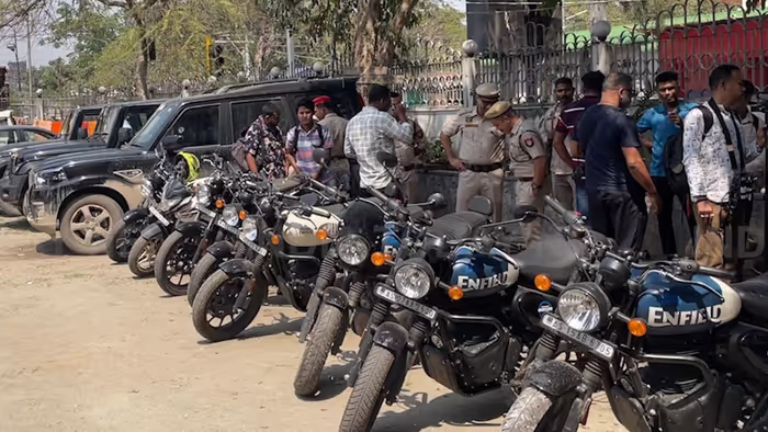 Assam पुलिस ने अंतरराज्यीय वाहन चोरी रैकेट का भंडाफोड़ किया Assam पुलिस ने अंतरराज्यीय वाहन चोरी रैकेट का भंडाफोड़ किया
