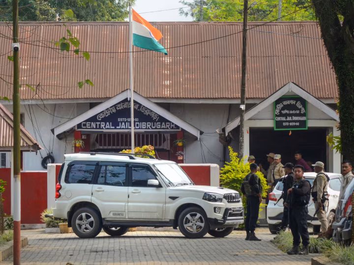 Assam : Punjab पुलिस ने डिब्रूगढ़ में वारिस पंजाब डे के 2 सदस्यों को हिरासत में लिया