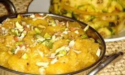 Pineapple Halwa Recipe: वजन घटाने के दौरान लो फैट पाइनएप्पल हलवा है बेस्ट स्वीट डिश, जानें रेसिपी Pineapple Halwa Recipe: वजन घटाने के दौरान लो फैट पाइनएप्पल हलवा है बेस्ट स्वीट डिश, जानें रेसिपी