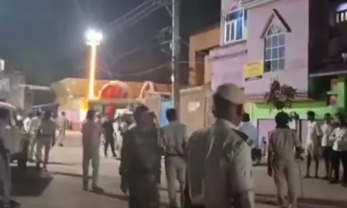 Bihar के रोहतास में हिंसा के लिए 12 से अधिक हिरासत में लिए गए Bihar के रोहतास में हिंसा के लिए 12 से अधिक हिरासत में लिए गए