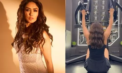 Mrunal Thakur ने अपने वर्कआउट के लिए प्रेरणा देने वाले खाद्य पदार्थों के बारे में बताया Mrunal Thakur ने अपने वर्कआउट के लिए प्रेरणा देने वाले खाद्य पदार्थों के बारे में बताया