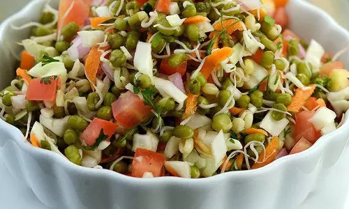 अंकुरित सलाद रेसिपी