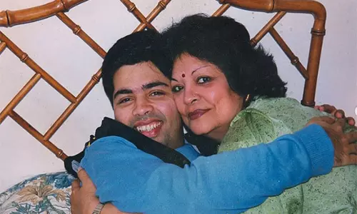 Karan Johar ने अपनी मां के 82वें जन्मदिन पर उनके साथ मनमोहक थ्रोबैक तस्वीरें शेयर कीं