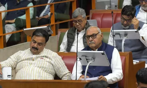 Haryana विधानसभा में नौकरी घोटाले पर गरमागरम बहस के कारण कांग्रेस का वॉकआउट