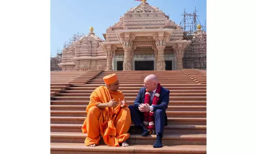 न्यूजीलैंड के PM लक्सन ने दिल्ली में स्वामीनारायण अक्षरधाम मंदिर का किया दौरा