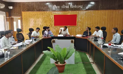 Chittorgarh: जिला कलेक्टर ने बजट घोषणाओं और योजनाओं की प्रगति की समीक्षा की