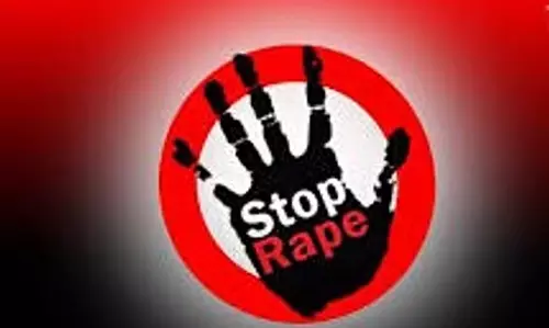 Hoskote: अपनी बेटी के साथ पिता द्वारा लगातार किए जा रहे यौन शोषण से तंग आकर युवती ने घर छोड़ दिया Hoskote: अपनी बेटी के साथ पिता द्वारा लगातार किए जा रहे यौन शोषण से तंग आकर युवती ने घर छोड़ दिया