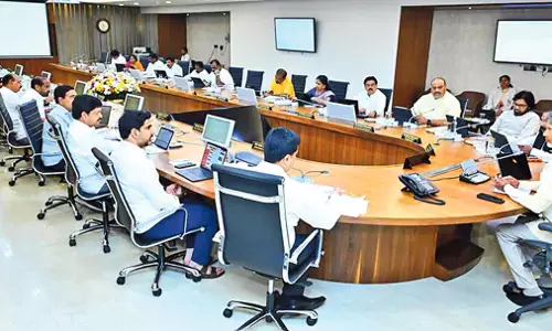 Andhra: मुख्यमंत्री चंद्रबाबू नायडू की अध्यक्षता में हुई कैबिनेट की बैठक Andhra: मुख्यमंत्री चंद्रबाबू नायडू की अध्यक्षता में हुई कैबिनेट की बैठक