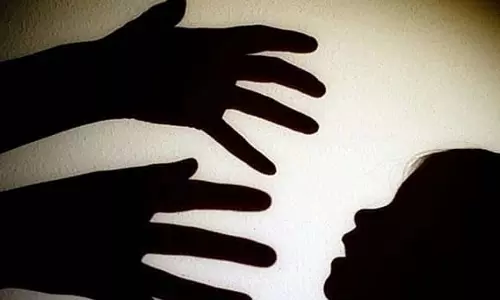 बलात्कारी पिता ने 7 साल की बेटी की मौत के लिए पड़ोसी द्वारा बनाई गई कढ़ी को जिम्मेदार ठहराया