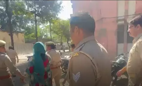 युवक की हत्या के मामले में कोर्ट ने महिला सहित दो को सुनाई फांसी की सजा, जानें पूरा मामला युवक की हत्या के मामले में कोर्ट ने महिला सहित दो को सुनाई फांसी की सजा, जानें पूरा मामला