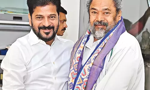Telangana: आर. नारायणमूर्ति ने सीएम से मुलाकात की