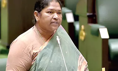 हम आश्रम स्कूलों को इंटरमीडिएट तक अपग्रेड करेंगे: Seethakka हम आश्रम स्कूलों को इंटरमीडिएट तक अपग्रेड करेंगे: Seethakka
