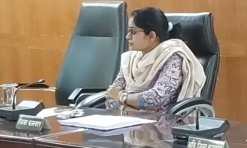 Pratapgarh: जिला कलेक्टर ने ली साप्ताहिक समीक्षा बैठक, दिए निर्देश