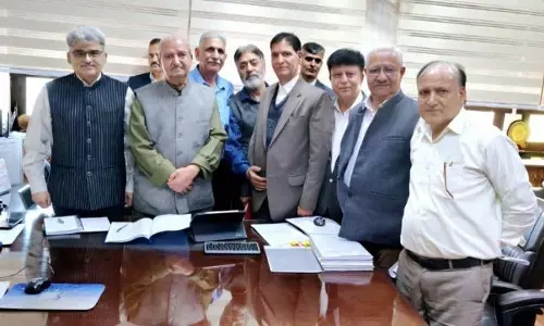 Jammu: अखिल राज्य कश्मीरी पंडित सम्मेलन के प्रतिनिधिमंडल ने मुख्य सचिव से मुलाकात की Jammu: अखिल राज्य कश्मीरी पंडित सम्मेलन के प्रतिनिधिमंडल ने मुख्य सचिव से मुलाकात की