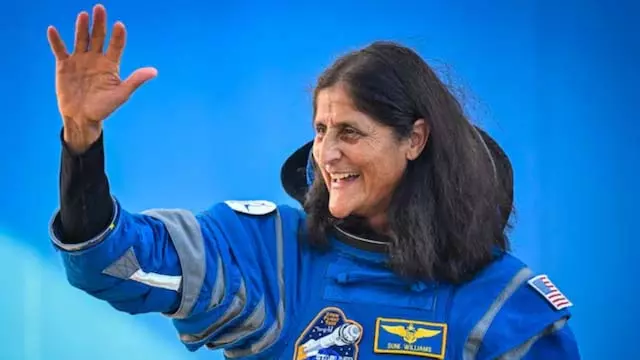 9 महीने बाद घर लौटीं Sunita Williams 9 महीने बाद घर लौटीं Sunita Williams