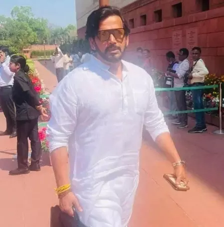 सांसद रवि किशन ने लोकसभा में की गोरखपुर में आईआईटी खोलने की मांग सांसद रवि किशन ने लोकसभा में की गोरखपुर में आईआईटी खोलने की मांग