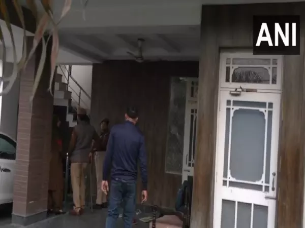 NIA ने घुसपैठ से संबंधित जम्मू में 10 स्थानों पर छापेमारी की NIA ने घुसपैठ से संबंधित जम्मू में 10 स्थानों पर छापेमारी की
