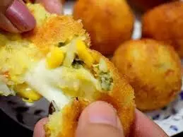 थाई स्टीम्ड कॉर्न बॉल्स रेसिपी थाई स्टीम्ड कॉर्न बॉल्स रेसिपी