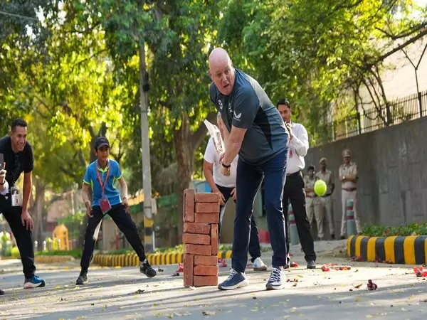 न्यूजीलैंड प्रधानमंत्री और क्रिकेटर रॉस टेलर ने Delhi में क्रिकेट खेला न्यूजीलैंड प्रधानमंत्री और क्रिकेटर रॉस टेलर ने Delhi में क्रिकेट खेला