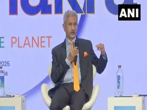 चाहे पसंद हो या न हो, ये एक वास्तविकता है: टैरिफ और प्रतिबंधों के इस्तेमाल पर Jaishankar चाहे पसंद हो या न हो, ये एक वास्तविकता है: टैरिफ और प्रतिबंधों के इस्तेमाल पर Jaishankar
