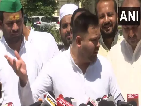 तेजस्वी यादव ने IIMR के स्थानांतरण पर कहा-बिहार को दो पकड़वा मुख्यमंत्री की जरूरत नहीं है तेजस्वी यादव ने IIMR के स्थानांतरण पर कहा-बिहार को दो पकड़वा मुख्यमंत्री की जरूरत नहीं है