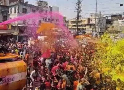 Rangpanchami 2025 : रंगपंचमी की धूम : गीत-संगीत में झूमे नेता कार्यकर्ता Rangpanchami 2025 : रंगपंचमी की धूम : गीत-संगीत में झूमे नेता कार्यकर्ता