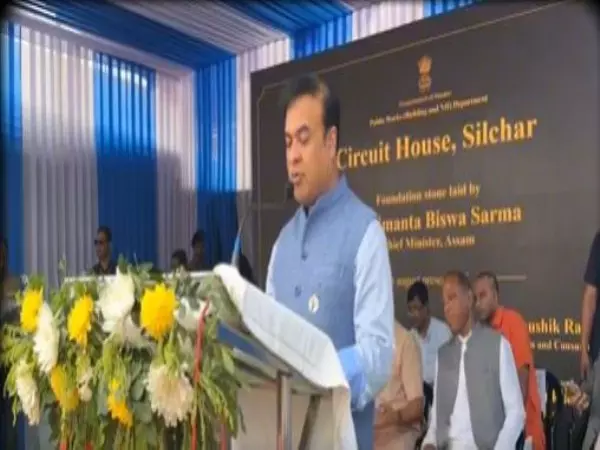 CM ने सिलचर के SM देव सिविल अस्पताल में 50 बिस्तरों वाले क्रिटिकल केयर ब्लॉक की आधारशिला रखी CM ने सिलचर के SM देव सिविल अस्पताल में 50 बिस्तरों वाले क्रिटिकल केयर ब्लॉक की आधारशिला रखी