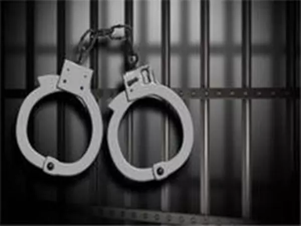दिल्ली पुलिस ने लंदन में हत्या के आरोपी के माता-पिता को किया गिरफ्तार , मुख्य संदिग्ध की तलाश जारी दिल्ली पुलिस ने लंदन में हत्या के आरोपी के माता-पिता को किया गिरफ्तार , मुख्य संदिग्ध की तलाश जारी