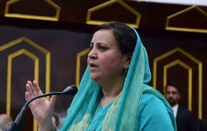 भर्ती न होने के कारण स्कूलों में शिक्षण स्टाफ की कमी: Itoo भर्ती न होने के कारण स्कूलों में शिक्षण स्टाफ की कमी: Itoo