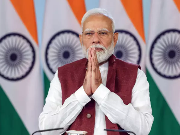 PM Modi ने कैबिनेट द्वारा स्वीकृत 5 प्रमुख परियोजनाओं के लाभों की सूची दी PM Modi ने कैबिनेट द्वारा स्वीकृत 5 प्रमुख परियोजनाओं के लाभों की सूची दी