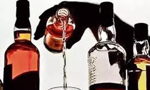 Jharkhand : होली के दौरान लोगों ने गटक ली करोड़ों की शराब, रकम जानकर रह जाएंगे हैरान