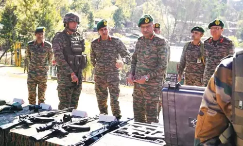 सेना कमांडर ने पीर पंजाल में ऑपरेशन की तैयारियों की समीक्षा की